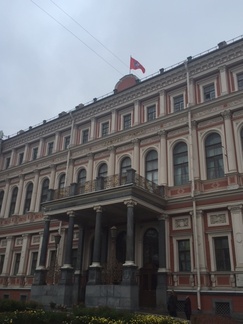 Työn palatsissa ammattiliittoja tapaamassa, Työpaikkojen rauhantoimikunnan Pietarin seminaarimatka 2016